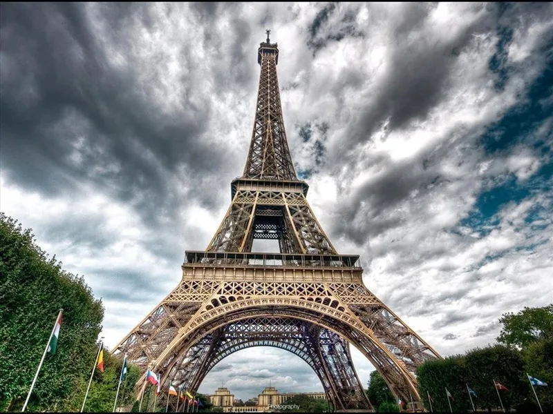 thap eiffel o dau