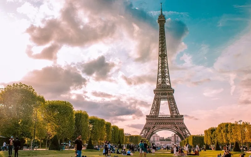 thap eiffel o dau