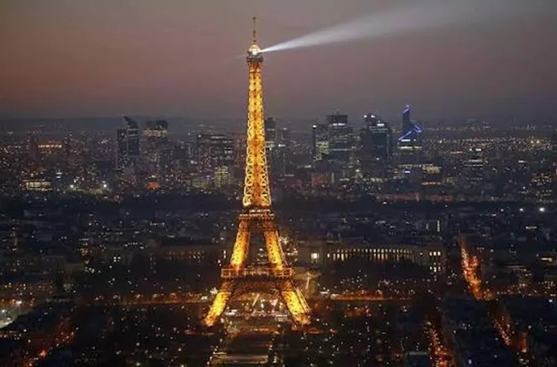 thap eiffel o dau